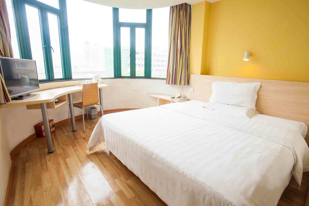 7Days Inn Foshan Coach Terminal Екстер'єр фото